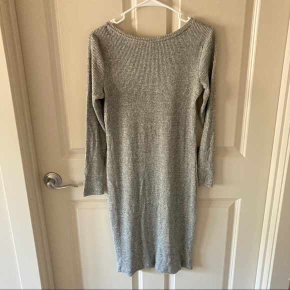 Modest Gray Ribbed Knee Length Dress - Picture 3 of 3